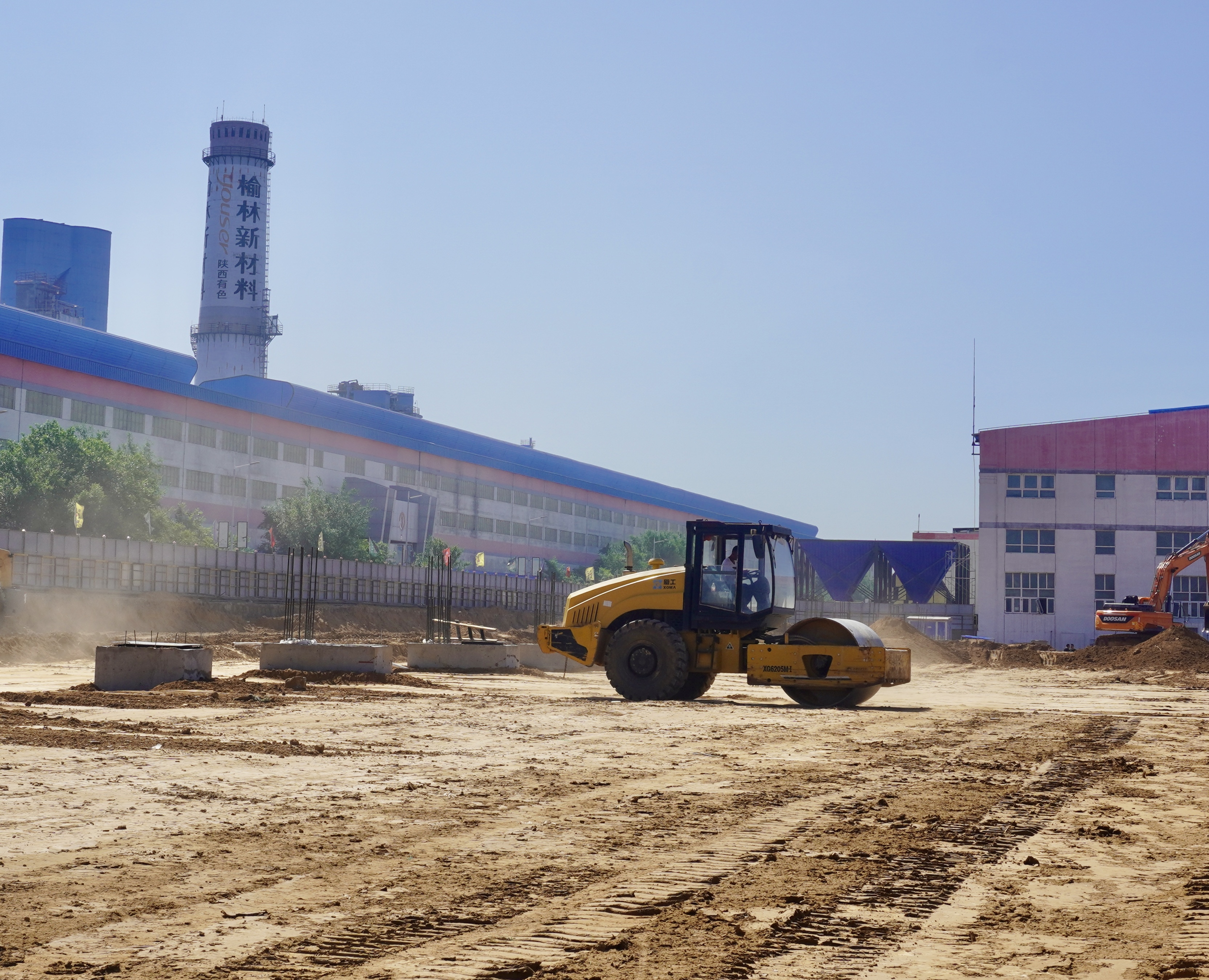2.23.6.18扁铸锭车间地基建设.jpg